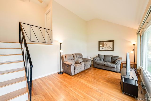 4 Edgewood Drive, Saugerties, NY 12477