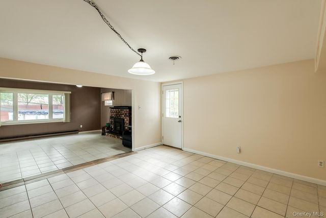 4 Edgewood Drive, Saugerties, NY 12477