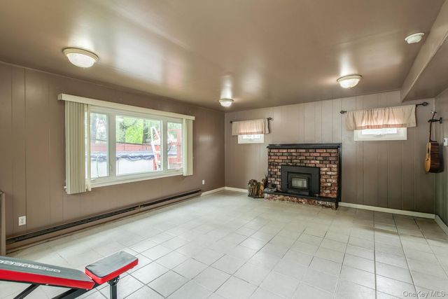 4 Edgewood Drive, Saugerties, NY 12477