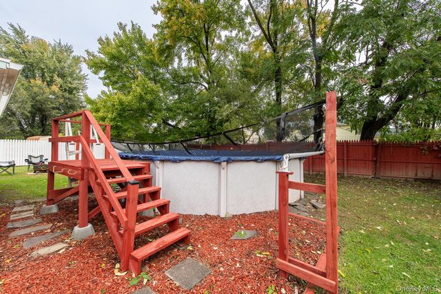 4 Edgewood Drive, Saugerties, NY 12477