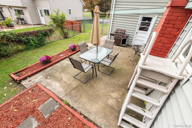 4 Edgewood Drive, Saugerties, NY 12477