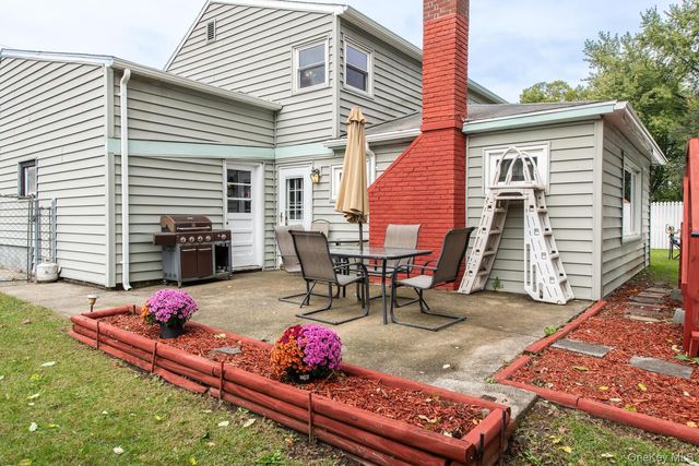 4 Edgewood Drive, Saugerties, NY 12477