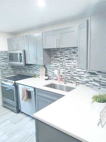 4170 Inverrary Drive 412, Lauderhill, FL 33319