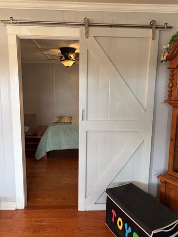307 Whitehead ST, Smithville, TX 78957