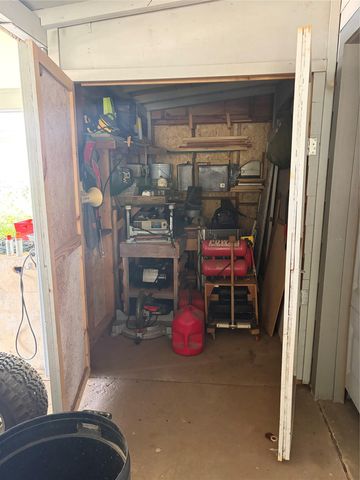 307 Whitehead ST, Smithville, TX 78957
