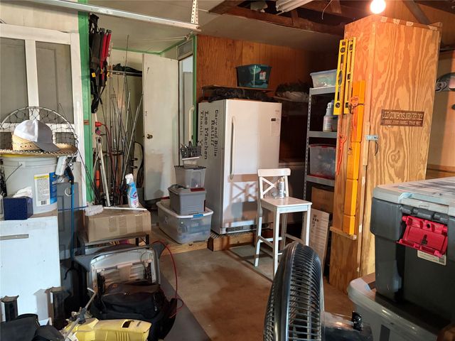 307 Whitehead ST, Smithville, TX 78957