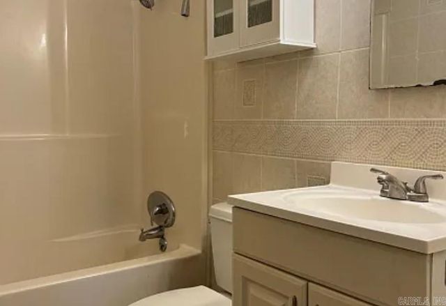 5101 N Woodland Dr, North Little Rock, AR 72117