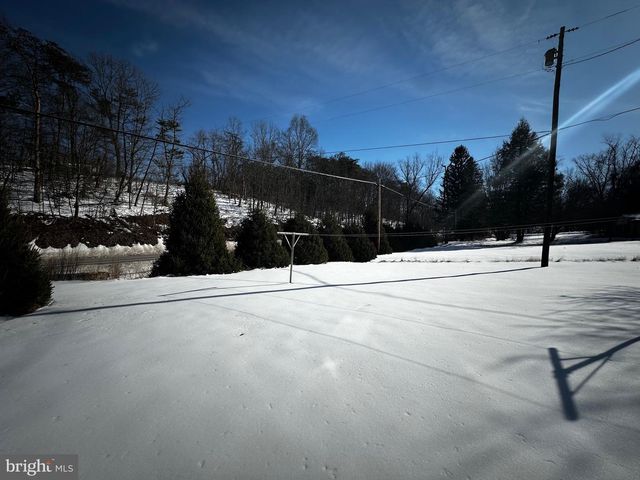 3500 PAW PAW RD, Paw Paw, WV 25434