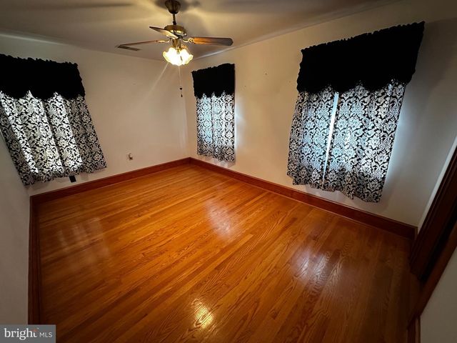 3500 PAW PAW RD, Paw Paw, WV 25434