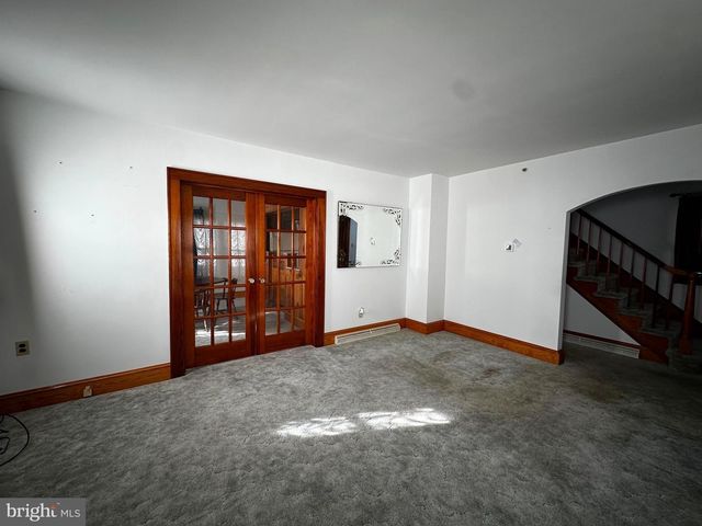 3500 PAW PAW RD, Paw Paw, WV 25434