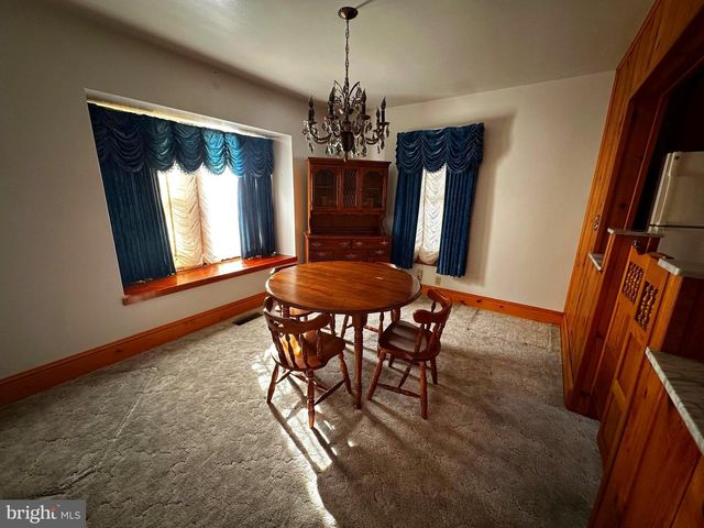 3500 PAW PAW RD, Paw Paw, WV 25434