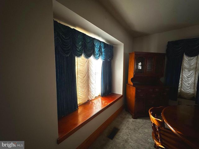 3500 PAW PAW RD, Paw Paw, WV 25434