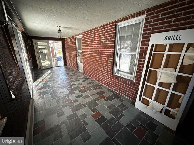 3500 PAW PAW RD, Paw Paw, WV 25434