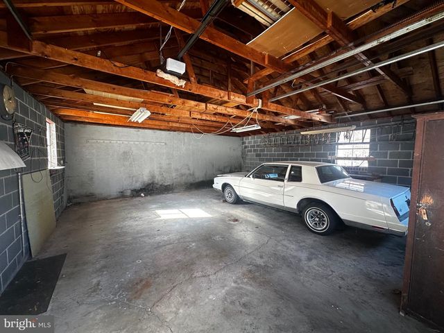 3500 PAW PAW RD, Paw Paw, WV 25434