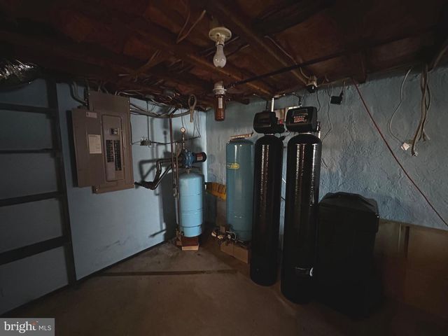 3500 PAW PAW RD, Paw Paw, WV 25434