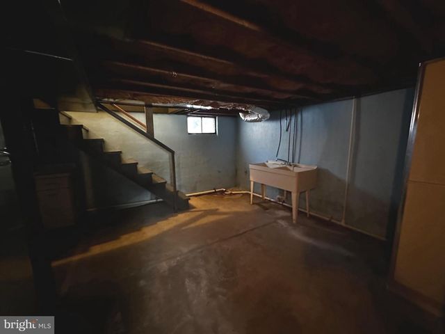 3500 PAW PAW RD, Paw Paw, WV 25434