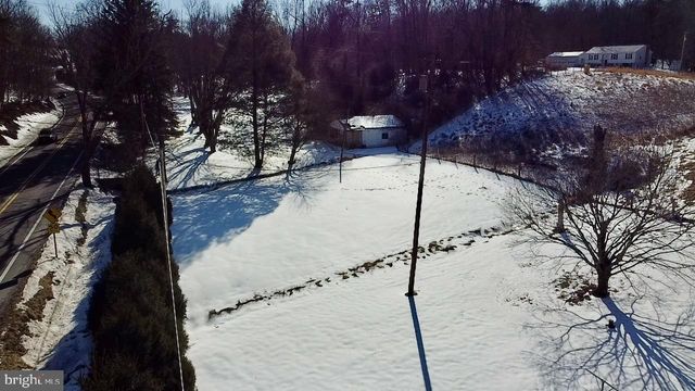 3500 PAW PAW RD, Paw Paw, WV 25434