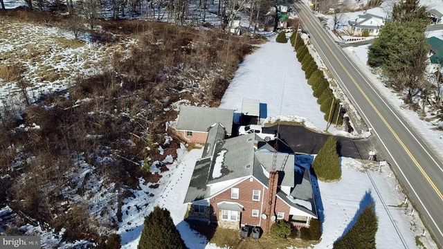 3500 PAW PAW RD, Paw Paw, WV 25434