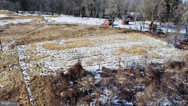 3500 PAW PAW RD, Paw Paw, WV 25434