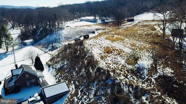 3500 PAW PAW RD, Paw Paw, WV 25434