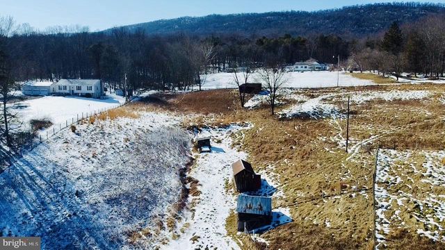 3500 PAW PAW RD, Paw Paw, WV 25434