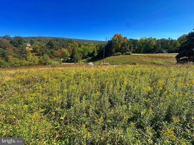 3500 PAW PAW RD, Paw Paw, WV 25434