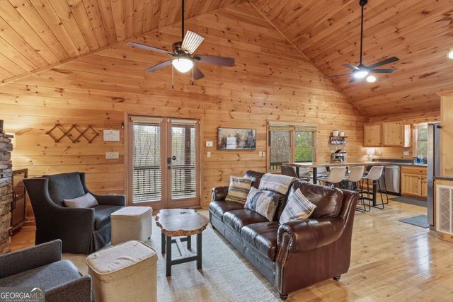 145 Fox Run Lane, Blue Ridge, GA 30513