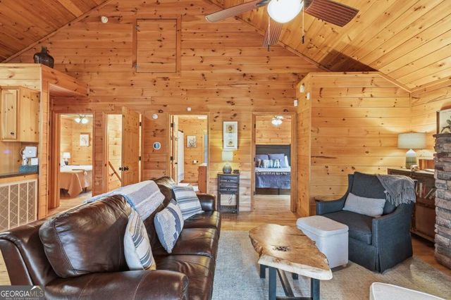 145 Fox Run Lane, Blue Ridge, GA 30513