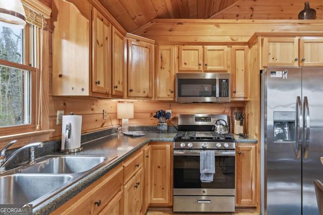 145 Fox Run Lane, Blue Ridge, GA 30513