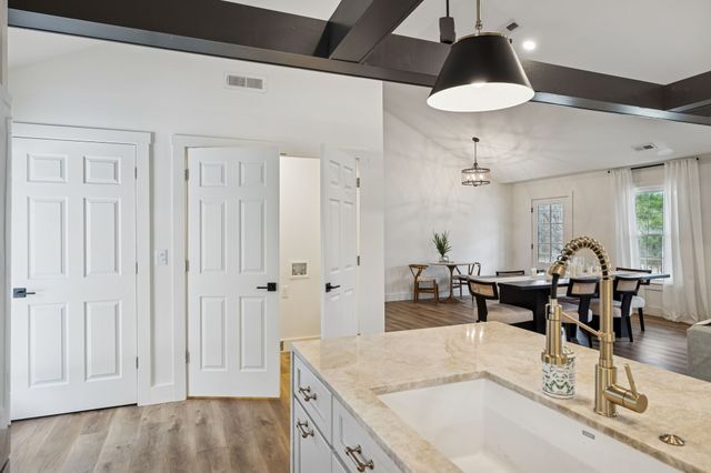 670 Northridge Rd, Columbia, TN 38401