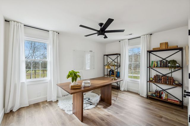 670 Northridge Rd, Columbia, TN 38401