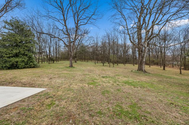 670 Northridge Rd, Columbia, TN 38401