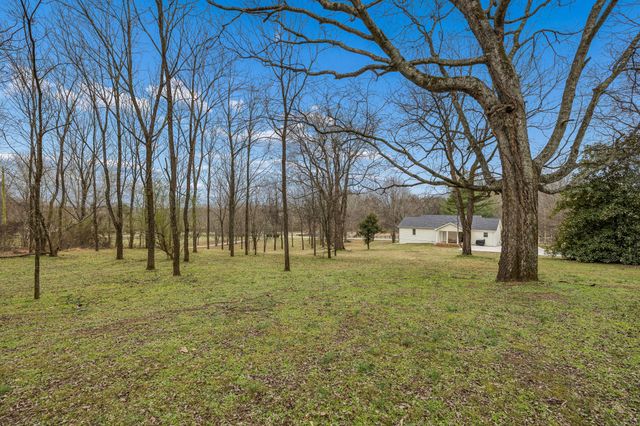 670 Northridge Rd, Columbia, TN 38401