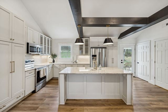 670 Northridge Rd, Columbia, TN 38401