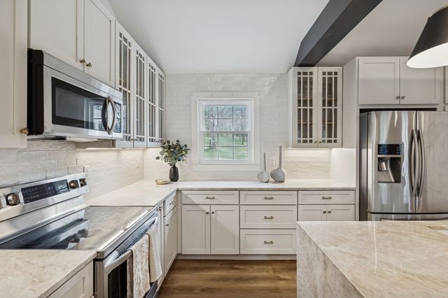 670 Northridge Rd, Columbia, TN 38401