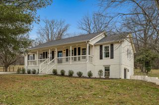 670 Northridge Rd, Columbia, TN 38401