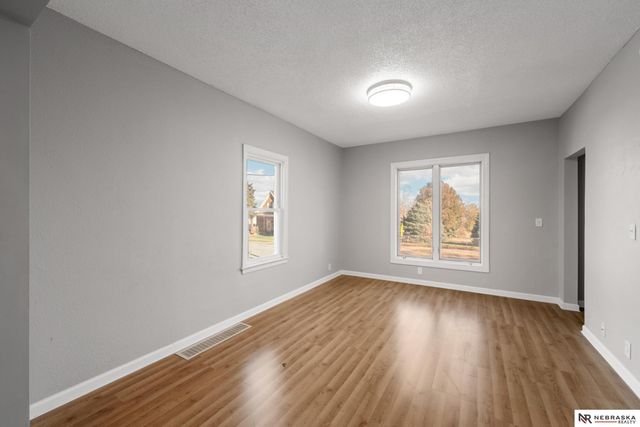 4504 S 32nd Street, Omaha, NE 68107