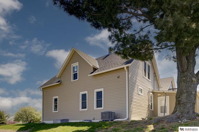 4504 S 32nd Street, Omaha, NE 68107