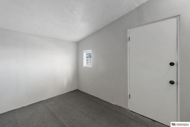 4504 S 32nd Street, Omaha, NE 68107