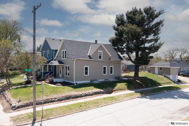 4504 S 32nd Street, Omaha, NE 68107