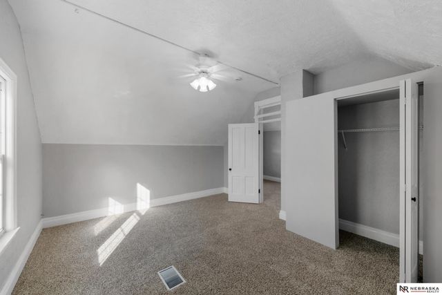 4504 S 32nd Street, Omaha, NE 68107