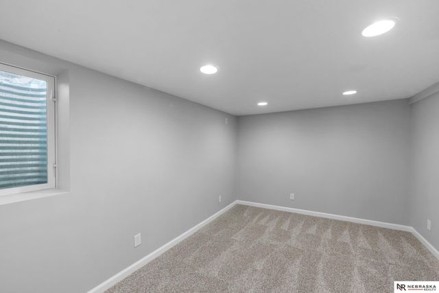 4504 S 32nd Street, Omaha, NE 68107