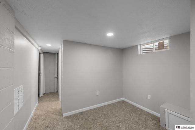 4504 S 32nd Street, Omaha, NE 68107