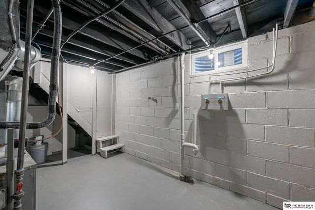 4504 S 32nd Street, Omaha, NE 68107