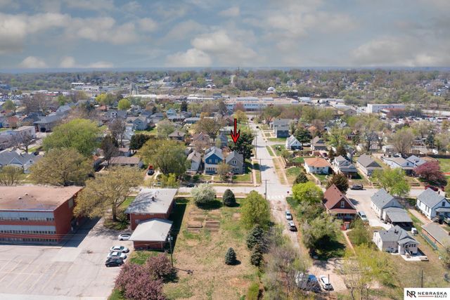 4504 S 32nd Street, Omaha, NE 68107