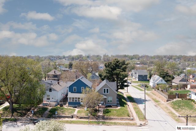 4504 S 32nd Street, Omaha, NE 68107