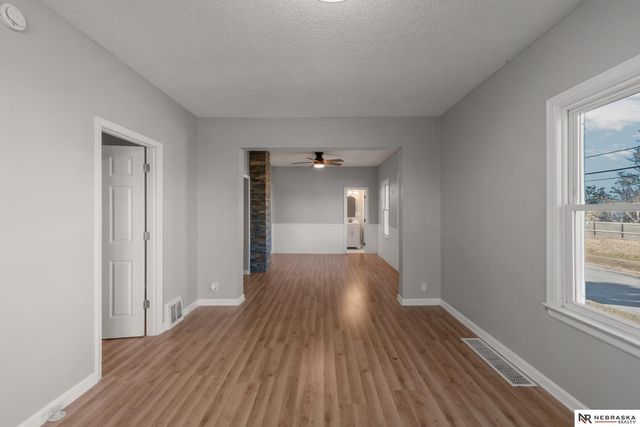 4504 S 32nd Street, Omaha, NE 68107