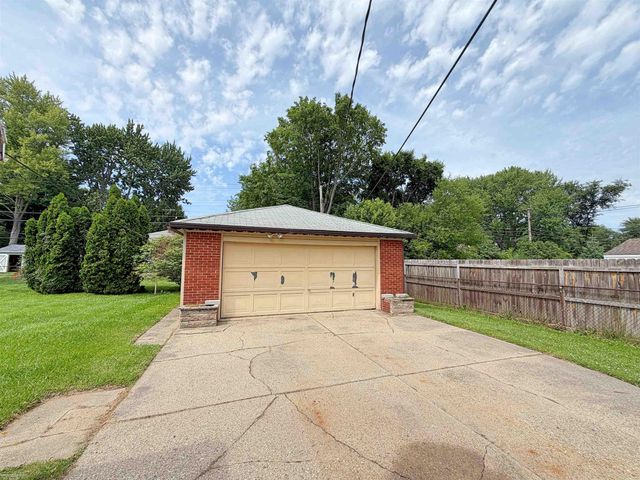 22431 Remick Drive, Clinton Township, MI 48035