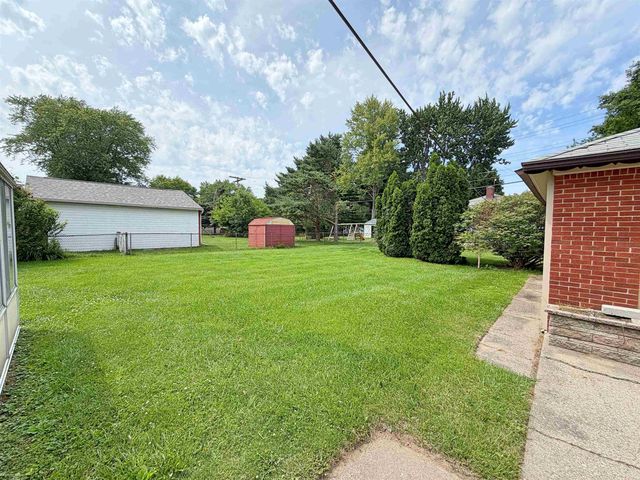 22431 Remick Drive, Clinton Township, MI 48035