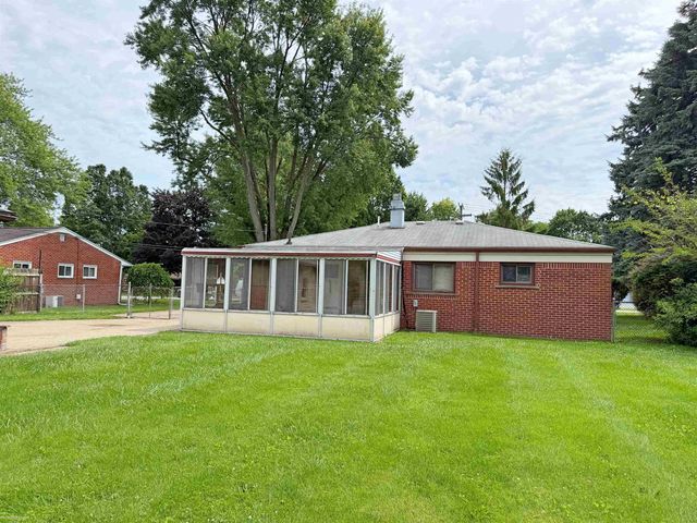 22431 Remick Drive, Clinton Township, MI 48035